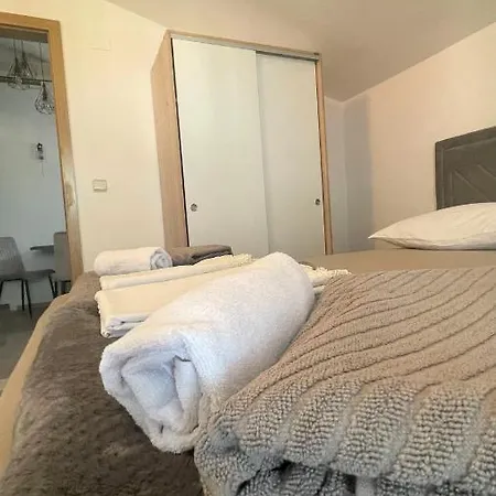 米拉斯公寓式酒店 *