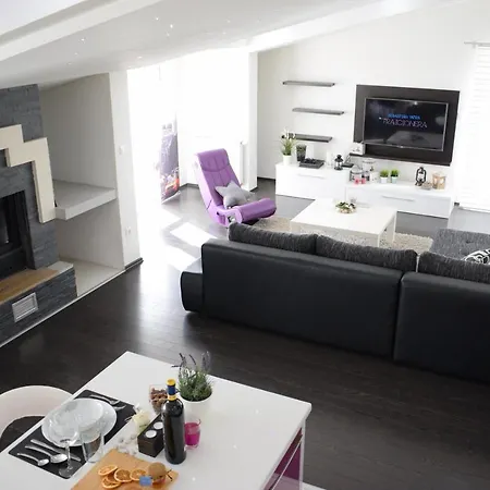 米拉斯公寓式酒店 *