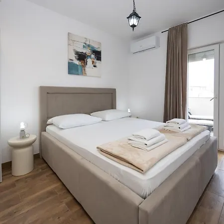 Milas Apartment *